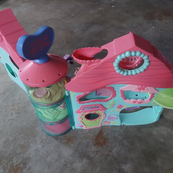 Sold - Littlest Pet Shop LPS Biggest Littlest Pet Shop House w/ PETS ACCESSORIES - Picture 2 of 4